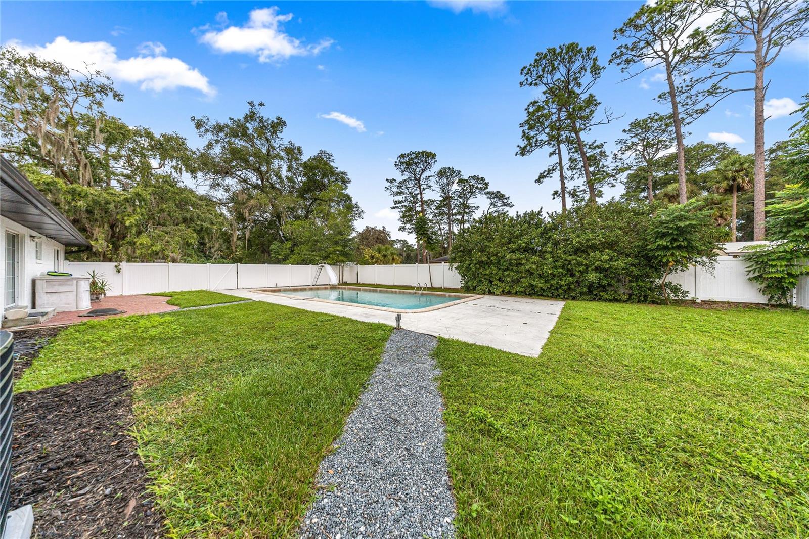 Image 37 of 43 For 5001 7th Place