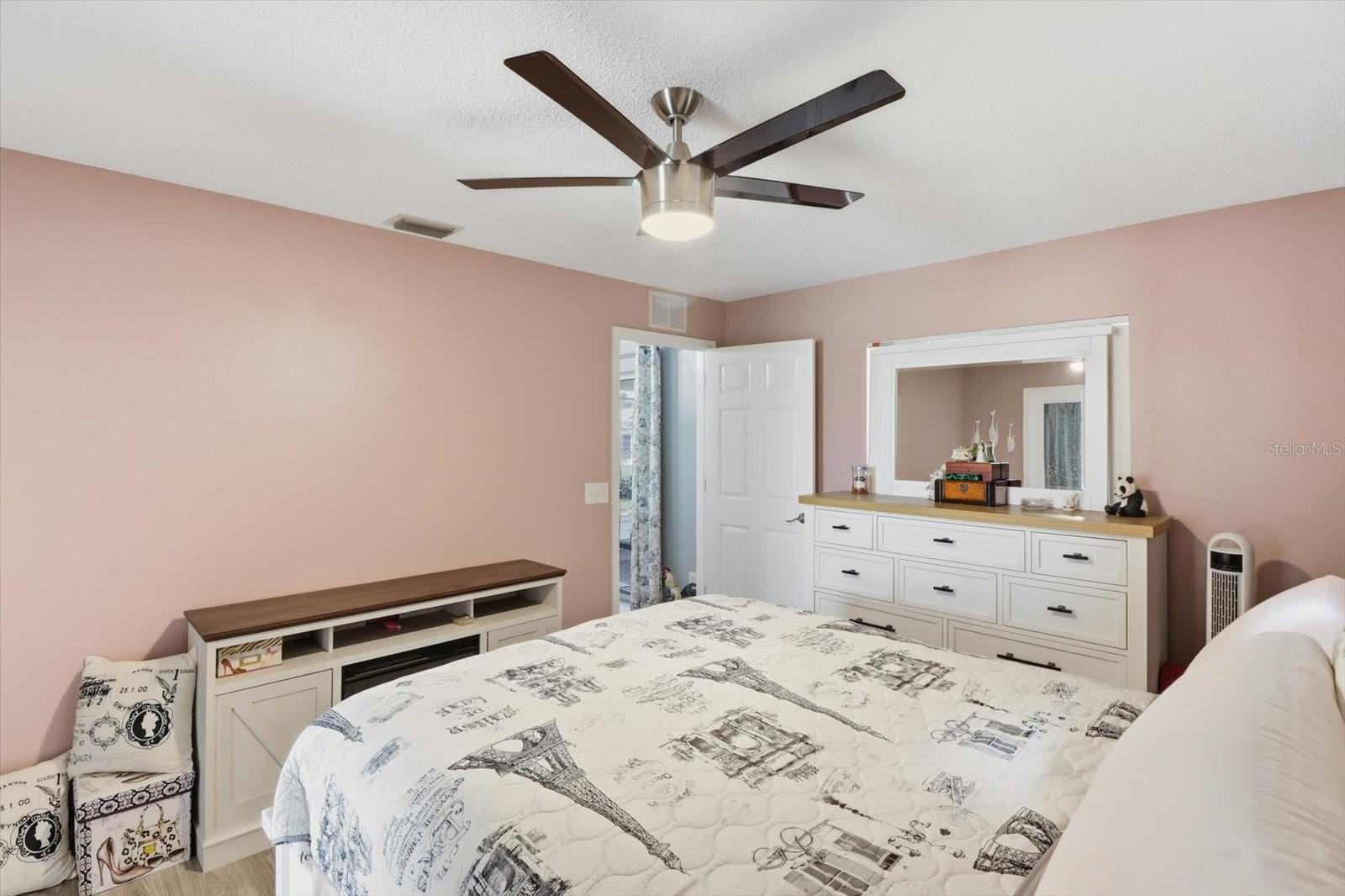 Image 25 of 45 For 1943 50th Circle