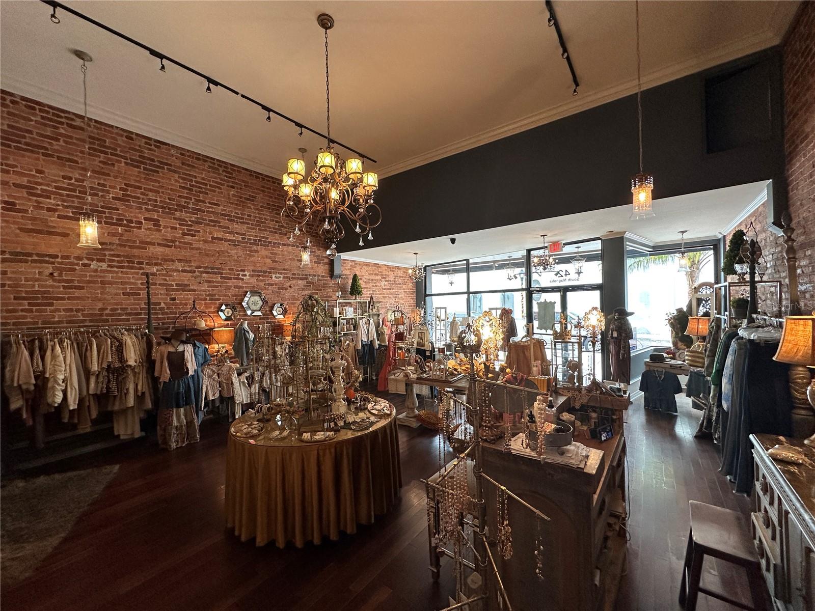 Image 5 of 6 For 42 Magnolia Avenue