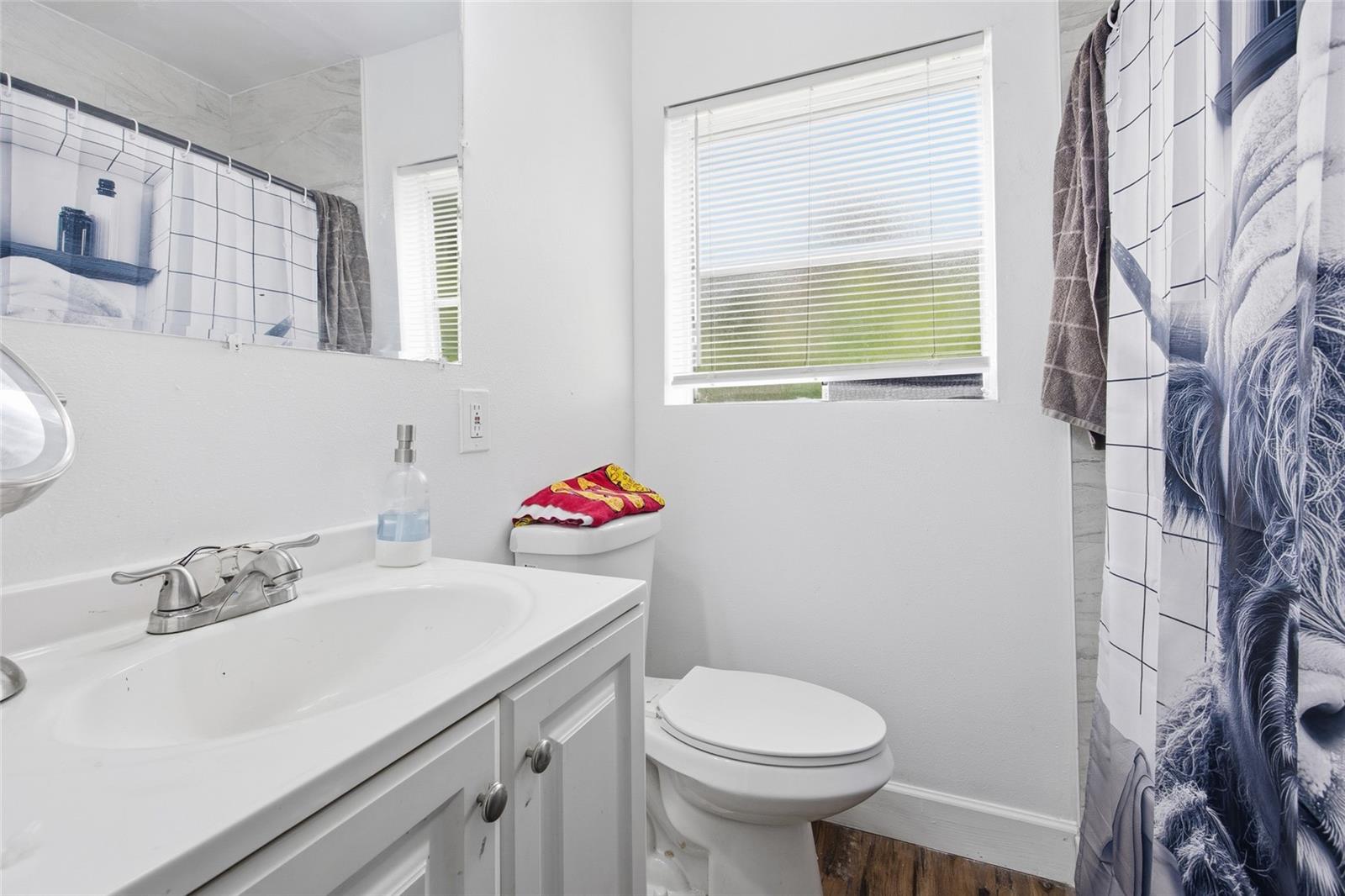 Image 3 of 7 For 3338 6th Street