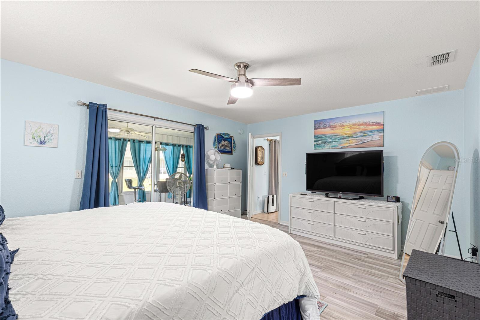 Image 20 of 48 For 13776 87th Avenue