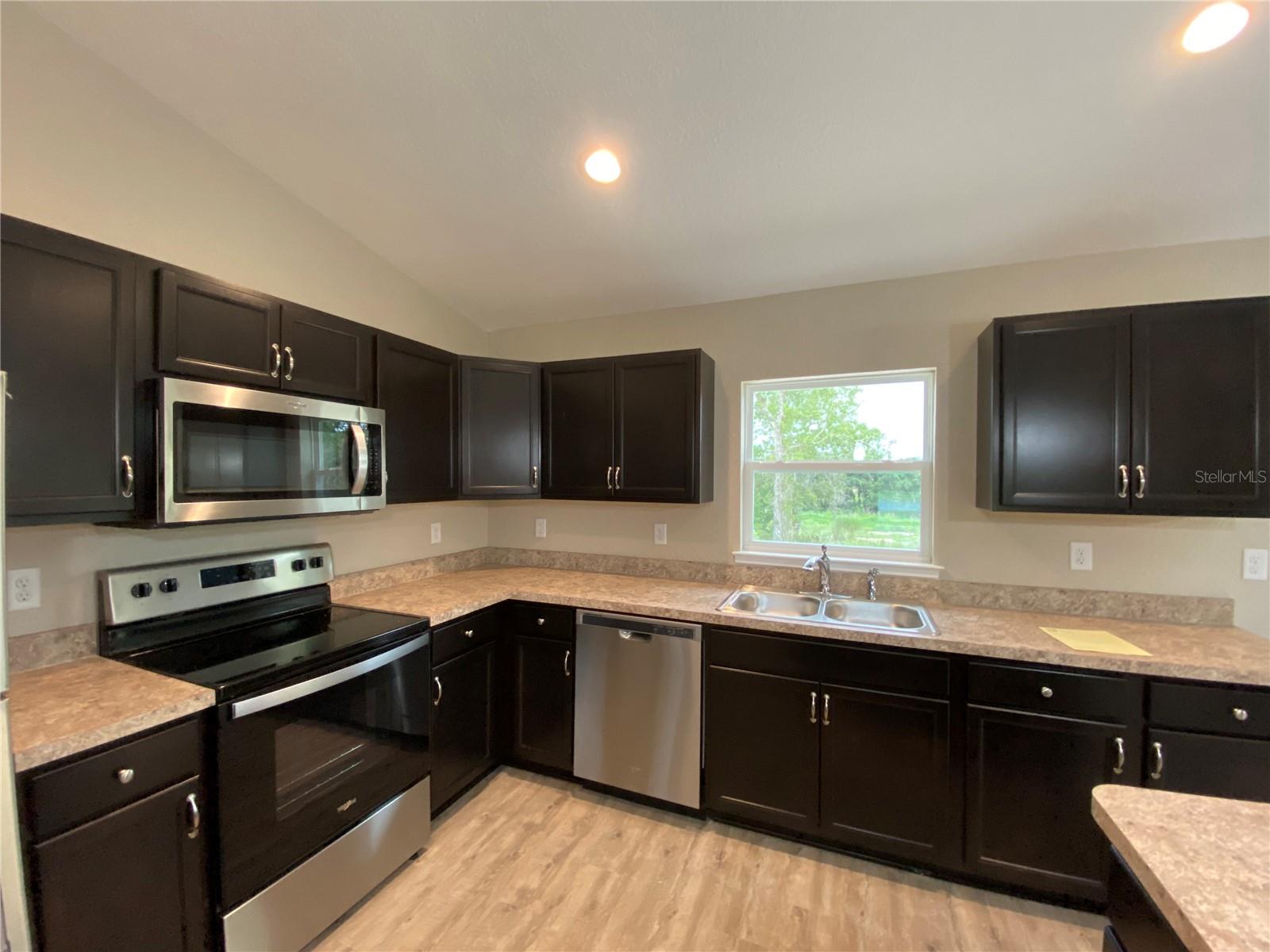 Image 10 of 28 For 745 Marion Oaks Manor