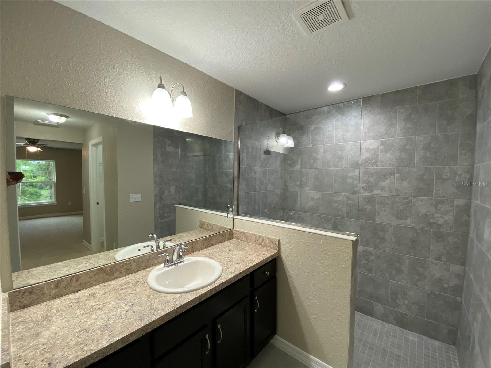 Image 17 of 28 For 745 Marion Oaks Manor