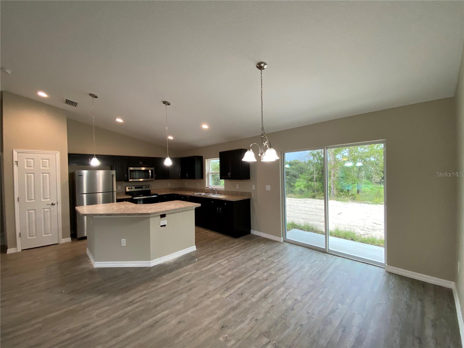 Image 6 of 28 For 745 Marion Oaks Manor