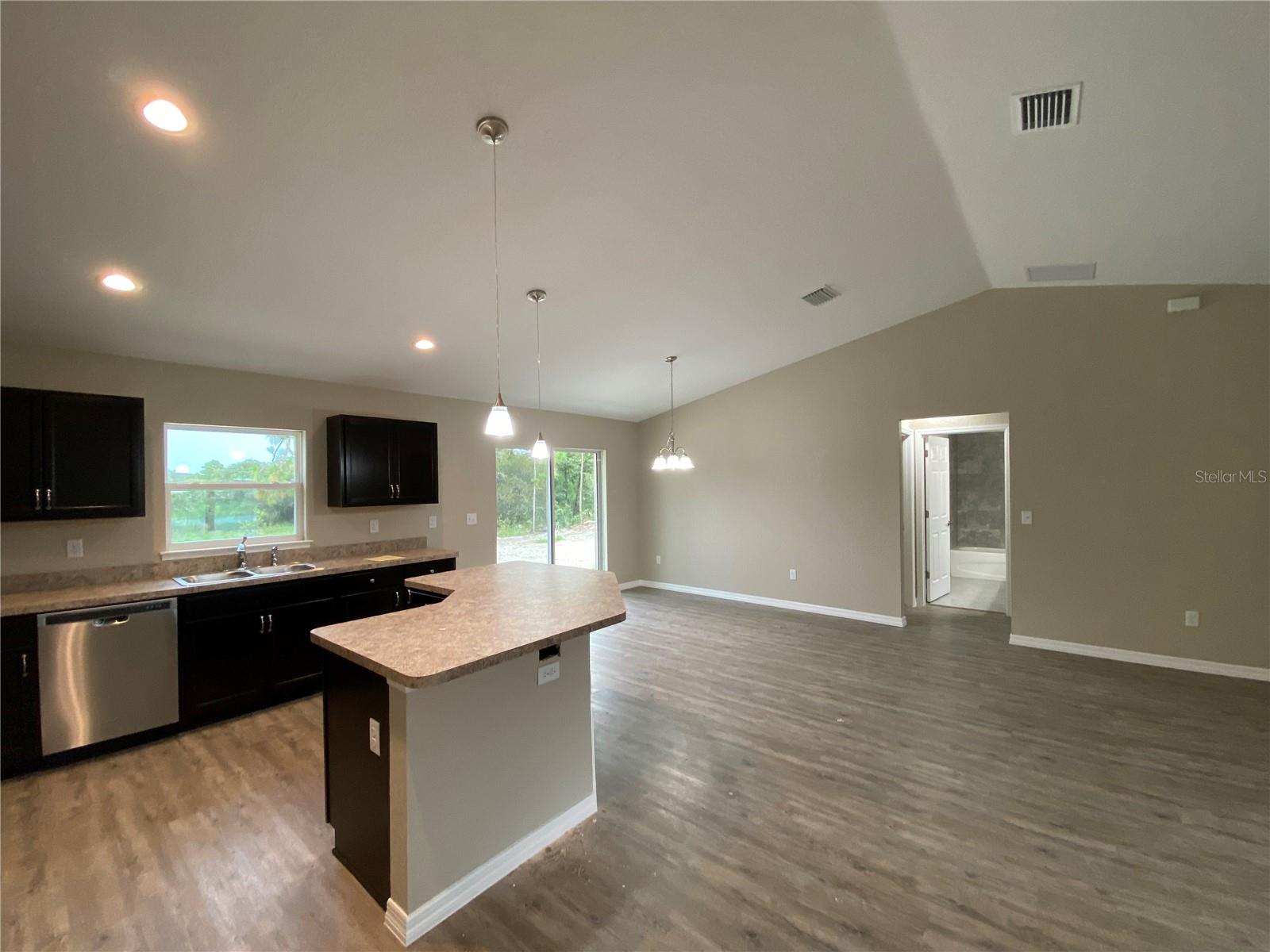 Image 9 of 28 For 745 Marion Oaks Manor