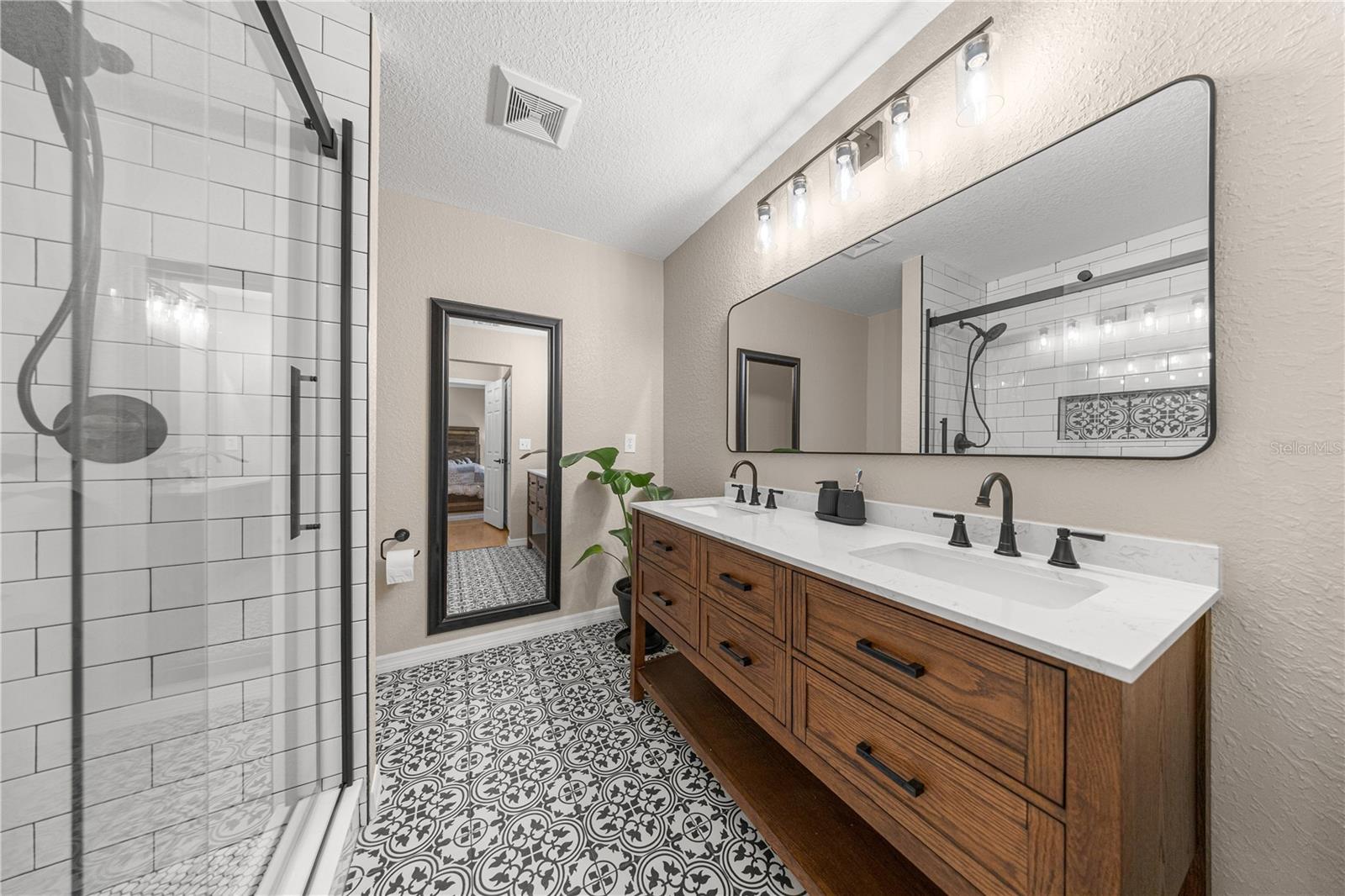 Image 16 of 38 For 16345 113th Street Road