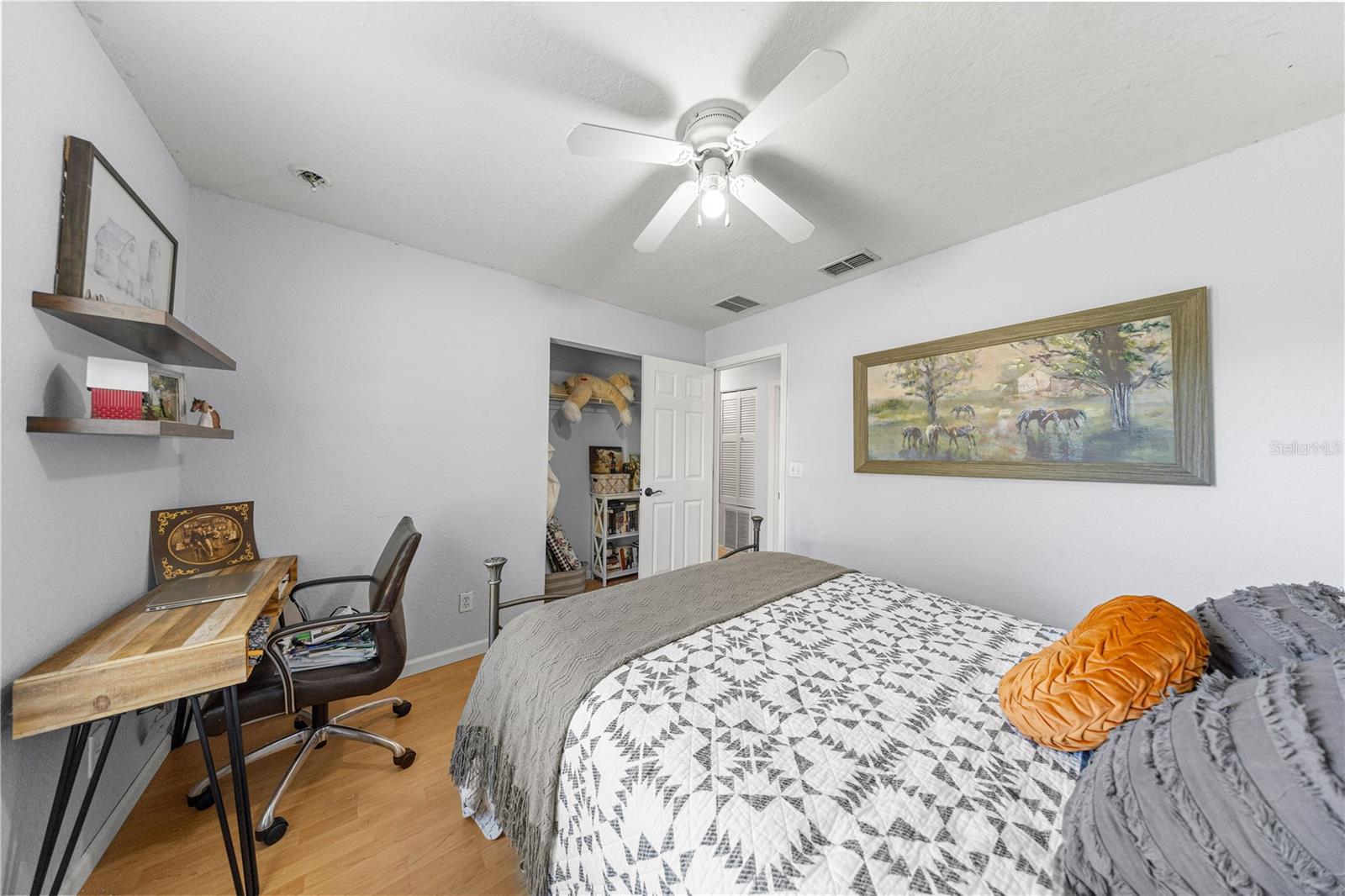 Image 19 of 38 For 16345 113th Street Road