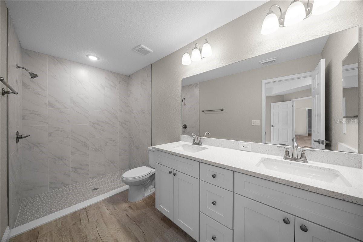 Image 27 of 47 For 10338 126 Lane