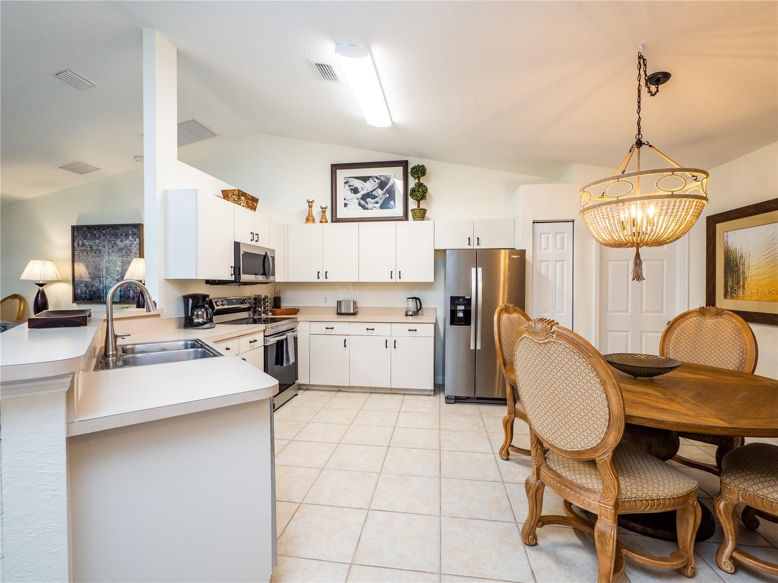 Image 5 of 17 For 5400 55 Place