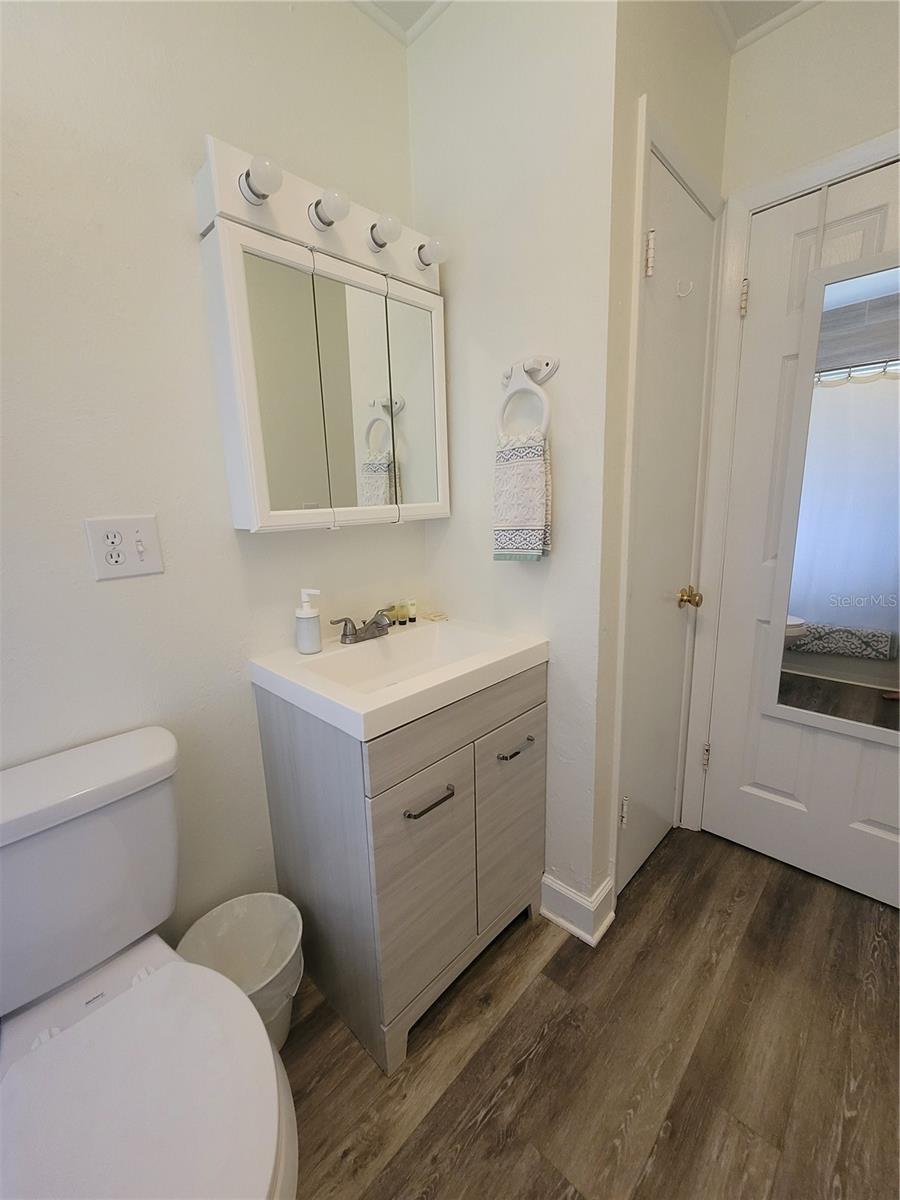 Image 16 of 16 For 2400 57 Place