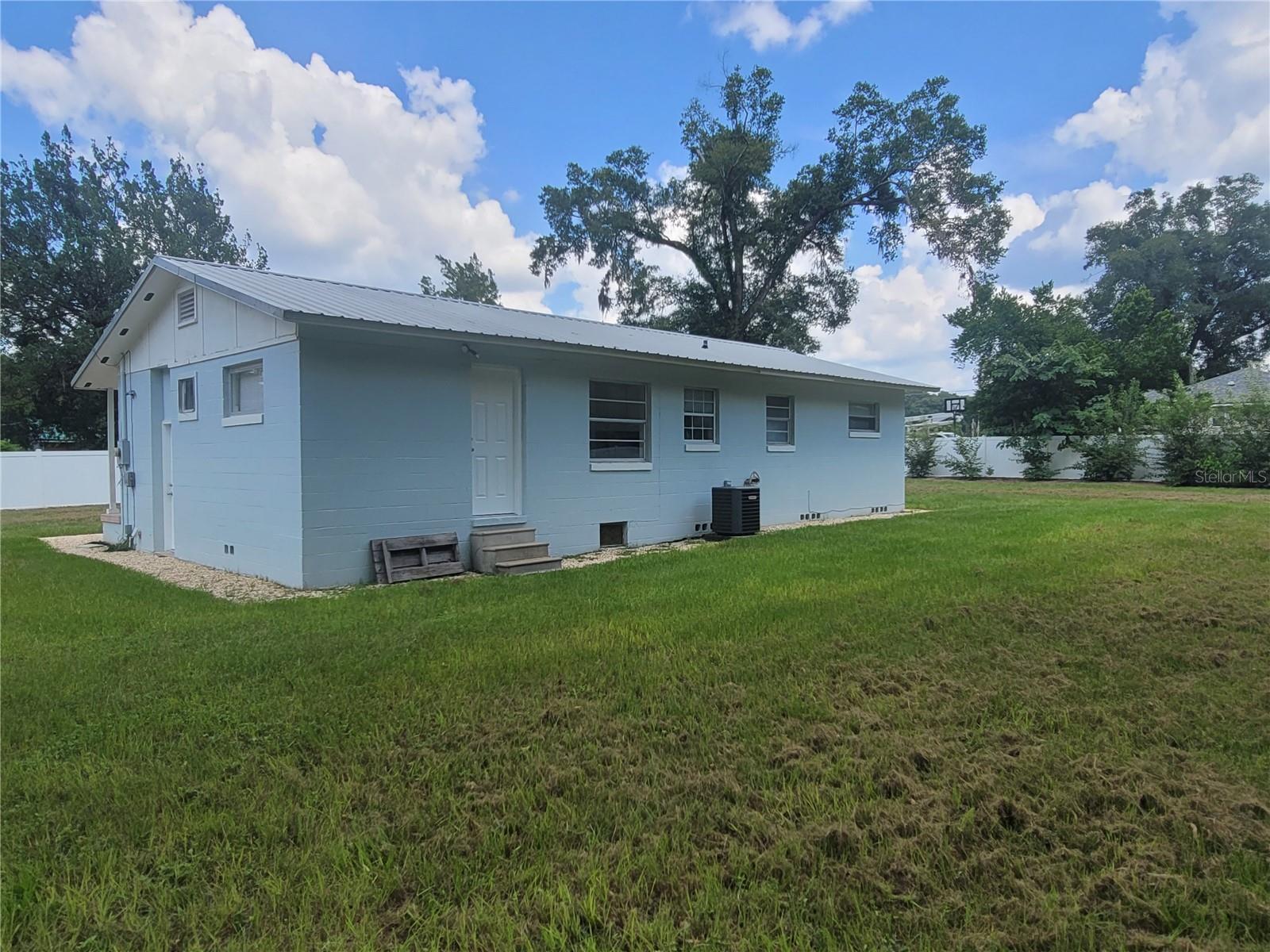 Image 3 of 16 For 2400 57 Place