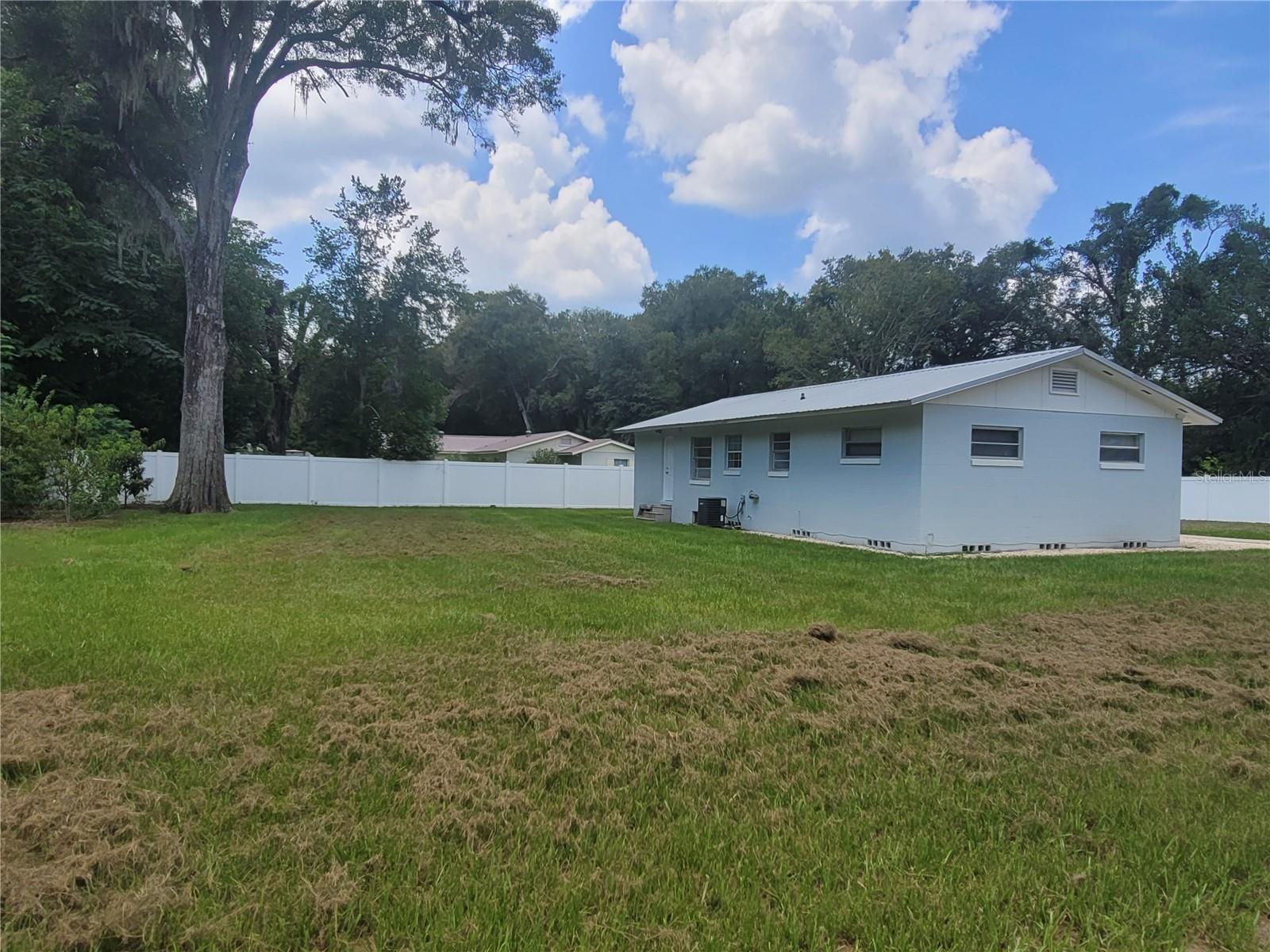 Image 4 of 16 For 2400 57 Place