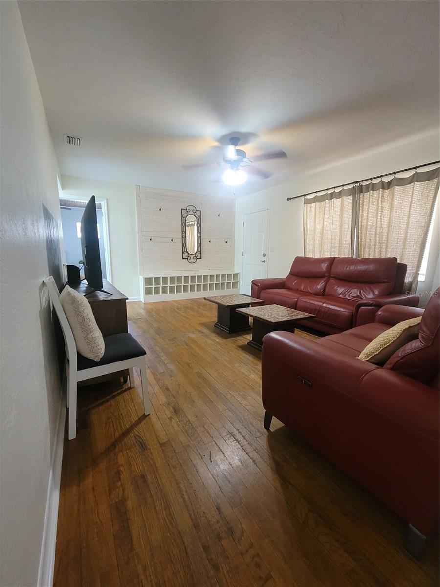 Image 6 of 16 For 2400 57 Place