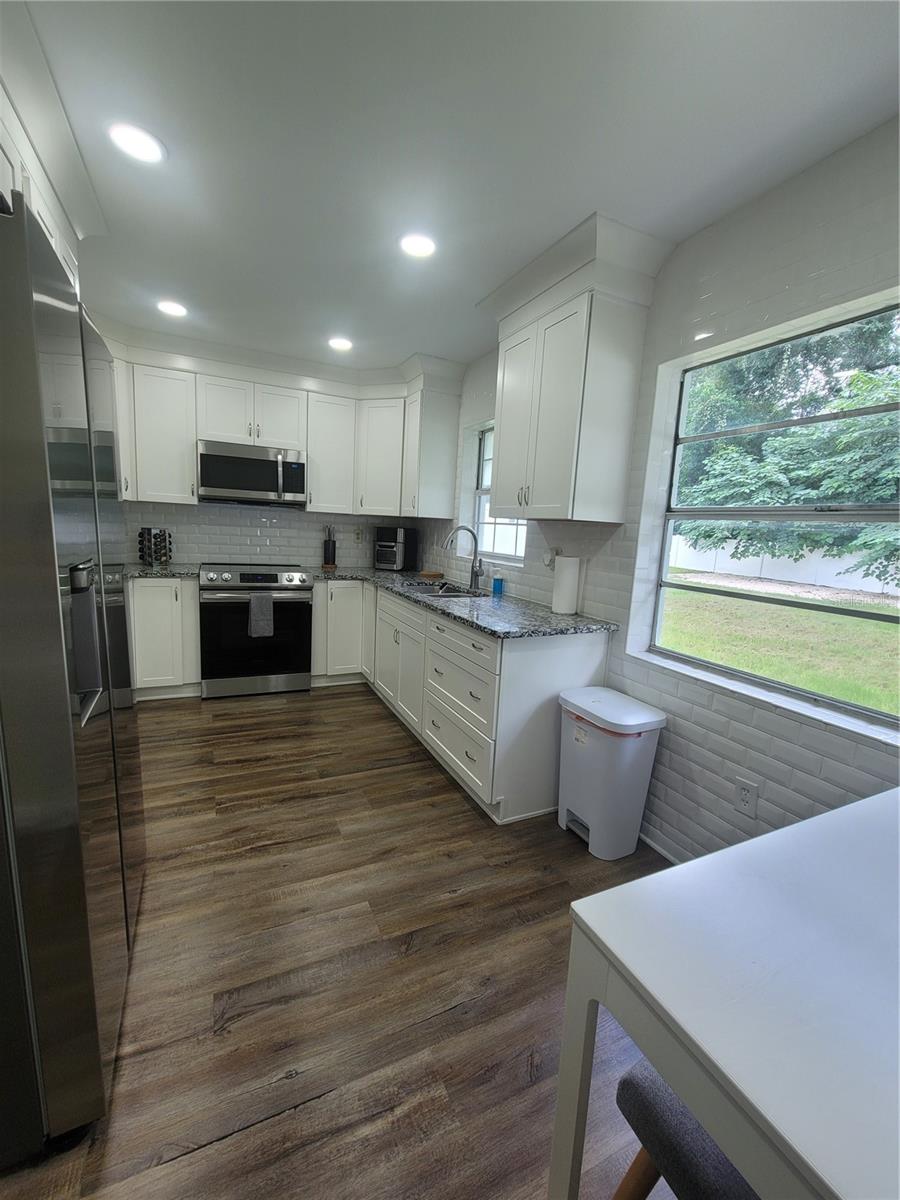 Image 8 of 16 For 2400 57 Place