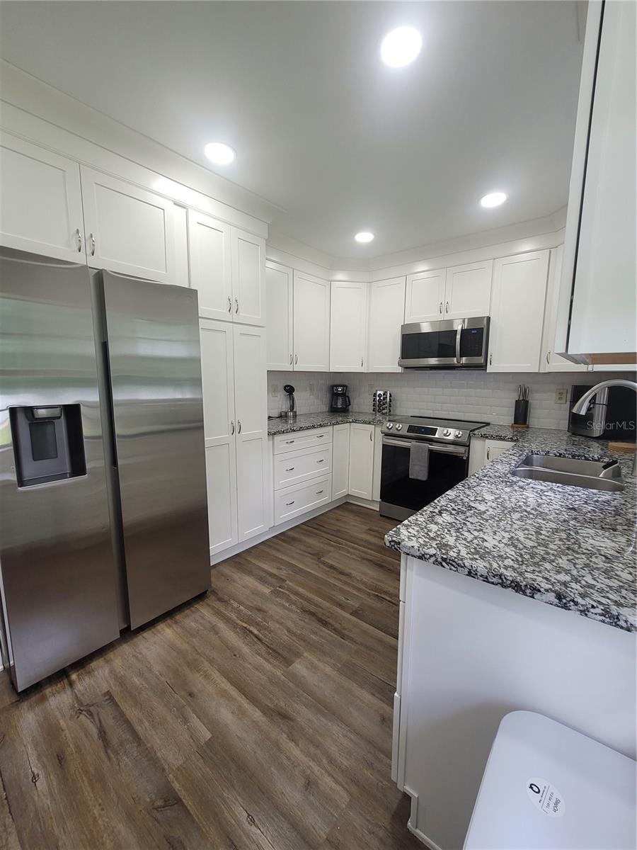 Image 9 of 16 For 2400 57 Place