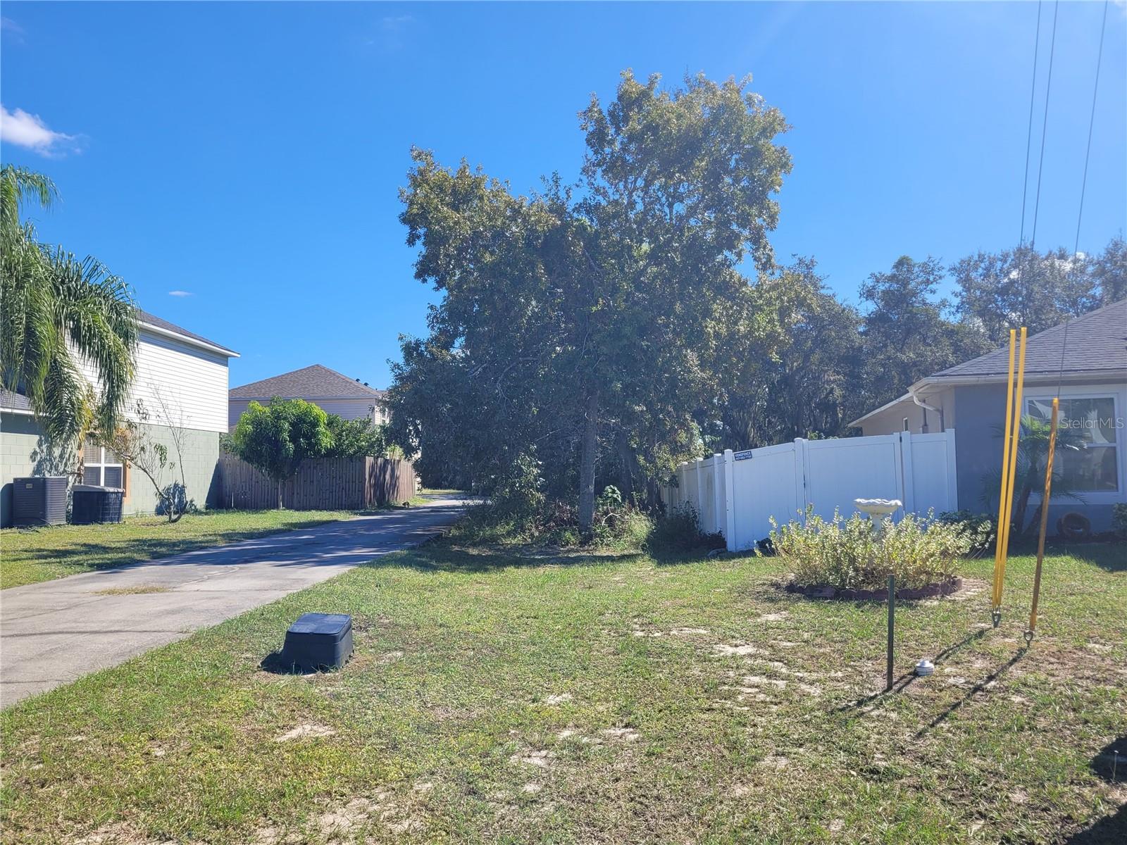 Image 3 of 18 For 1929 Manatee Drive