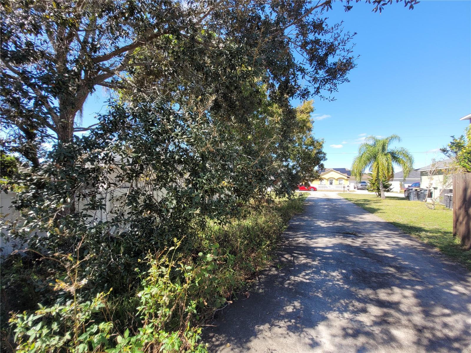 Image 4 of 18 For 1929 Manatee Drive