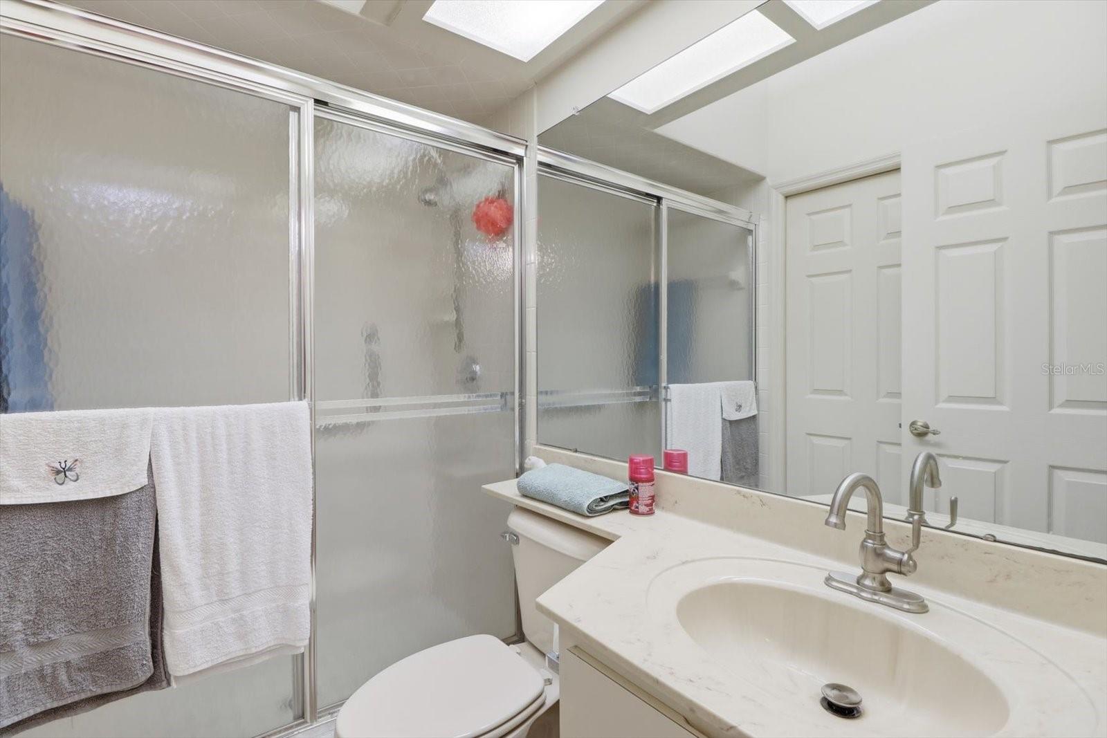 Listing photo id 15 for 6812 Queensbury Lane