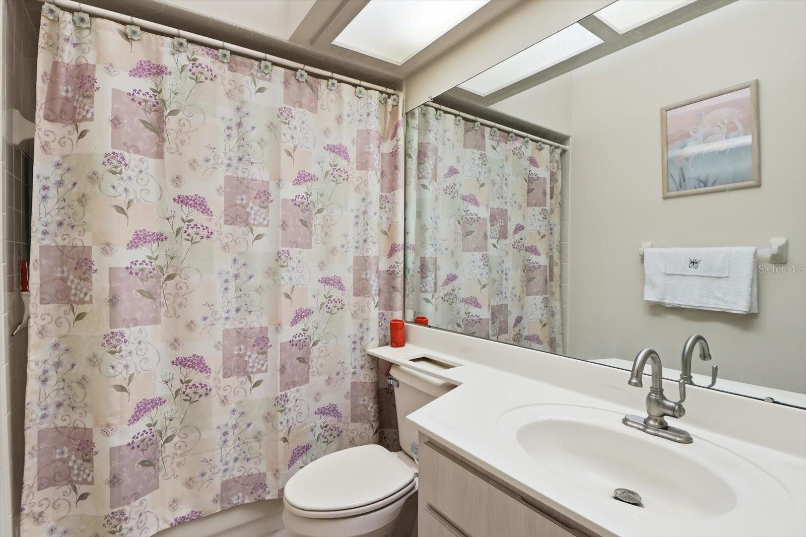 Listing photo id 19 for 6812 Queensbury Lane