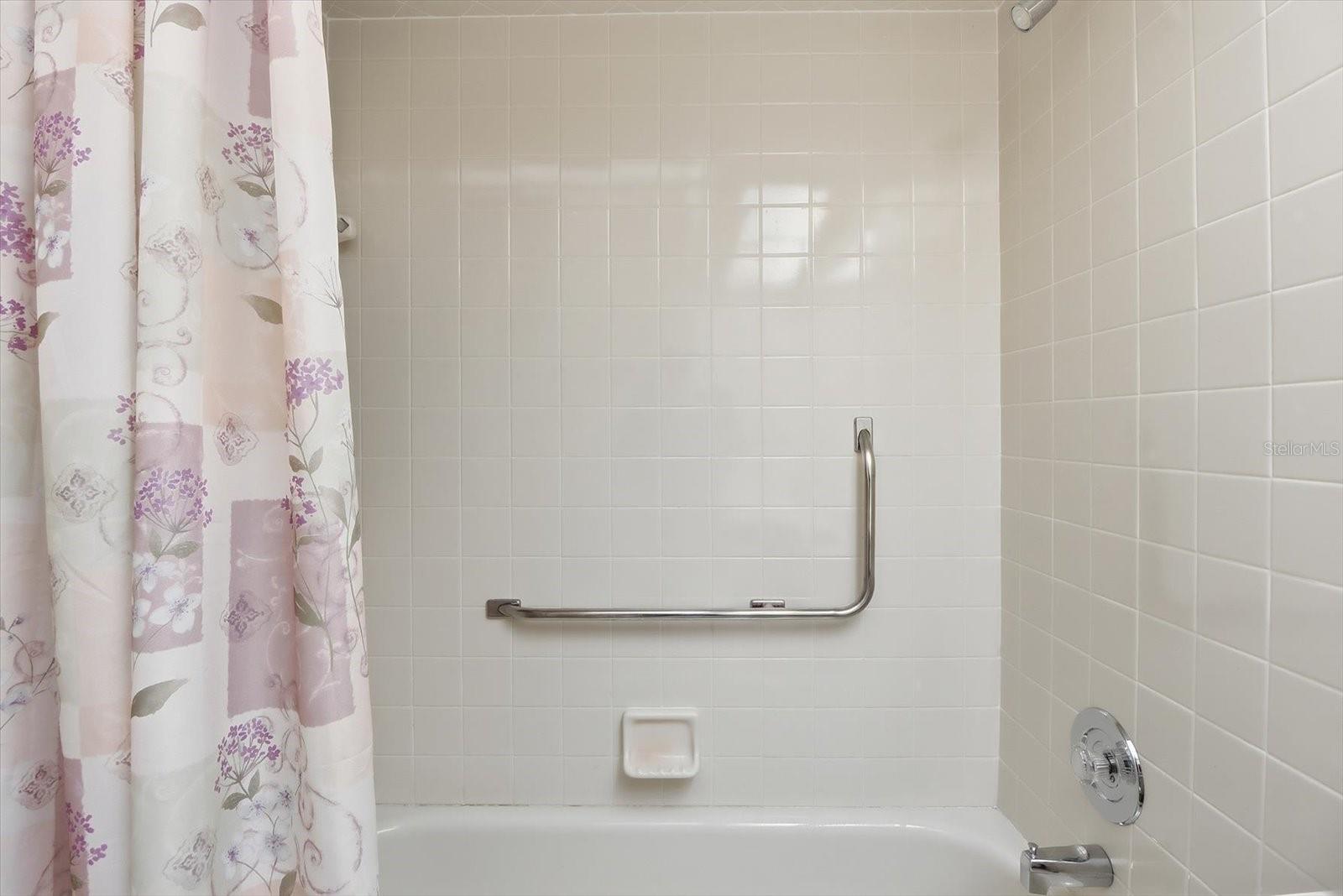 Listing photo id 20 for 6812 Queensbury Lane