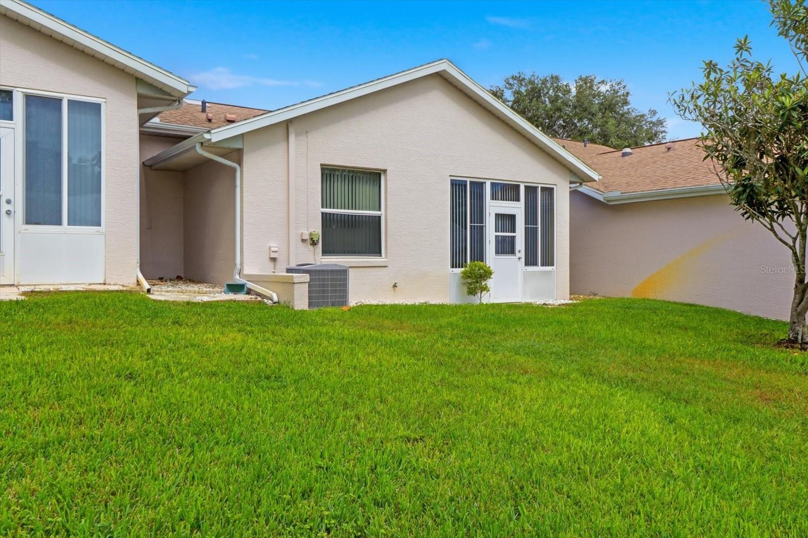 Listing photo id 26 for 6812 Queensbury Lane