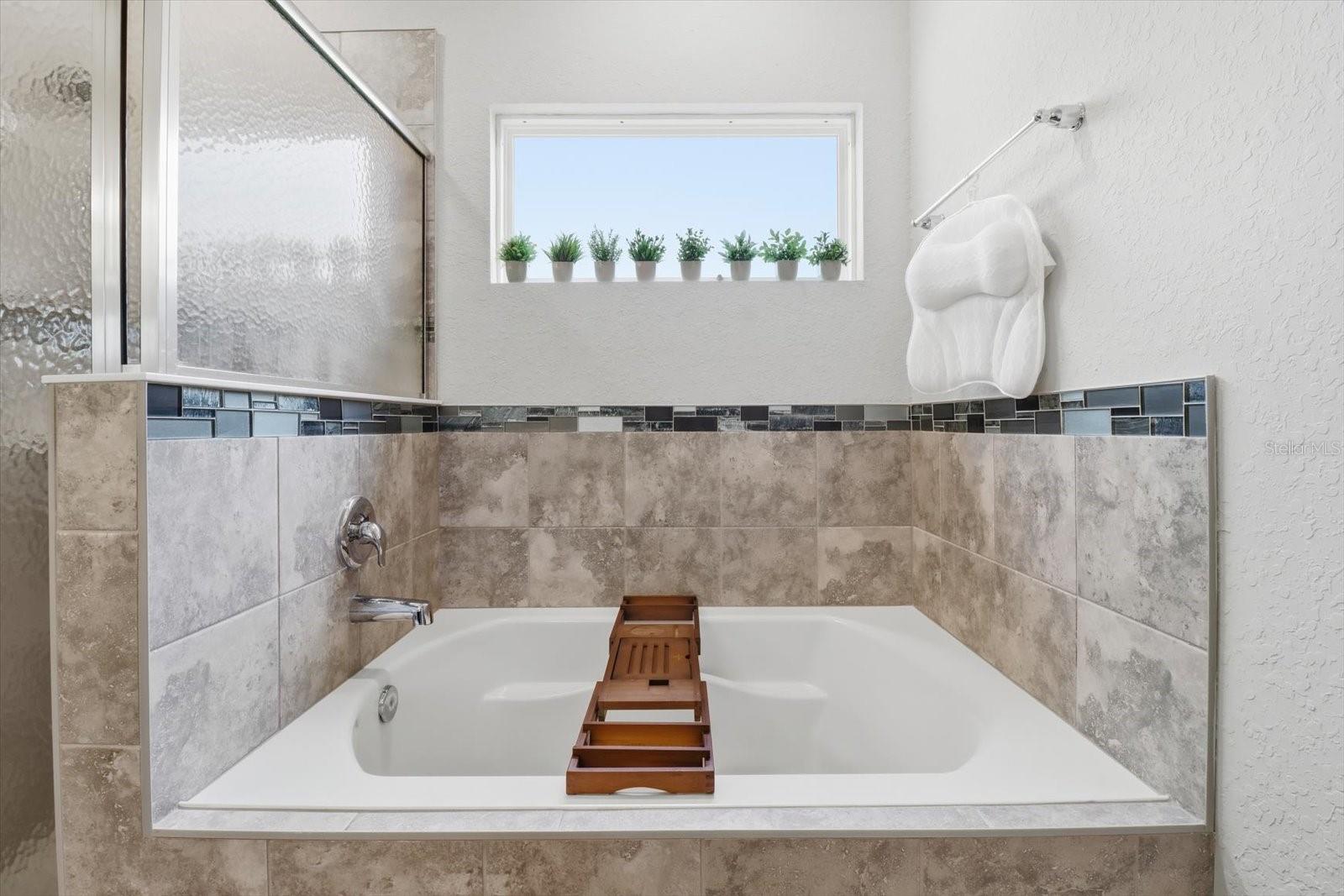 Image 23 of 46 For 11524 50th Circle