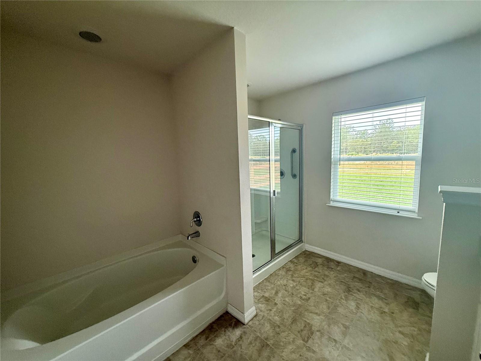 Image 11 of 12 For 16096 59th Avenue Road