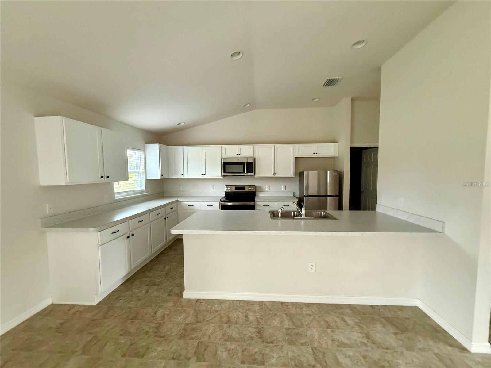 Image 4 of 12 For 16096 59th Avenue Road