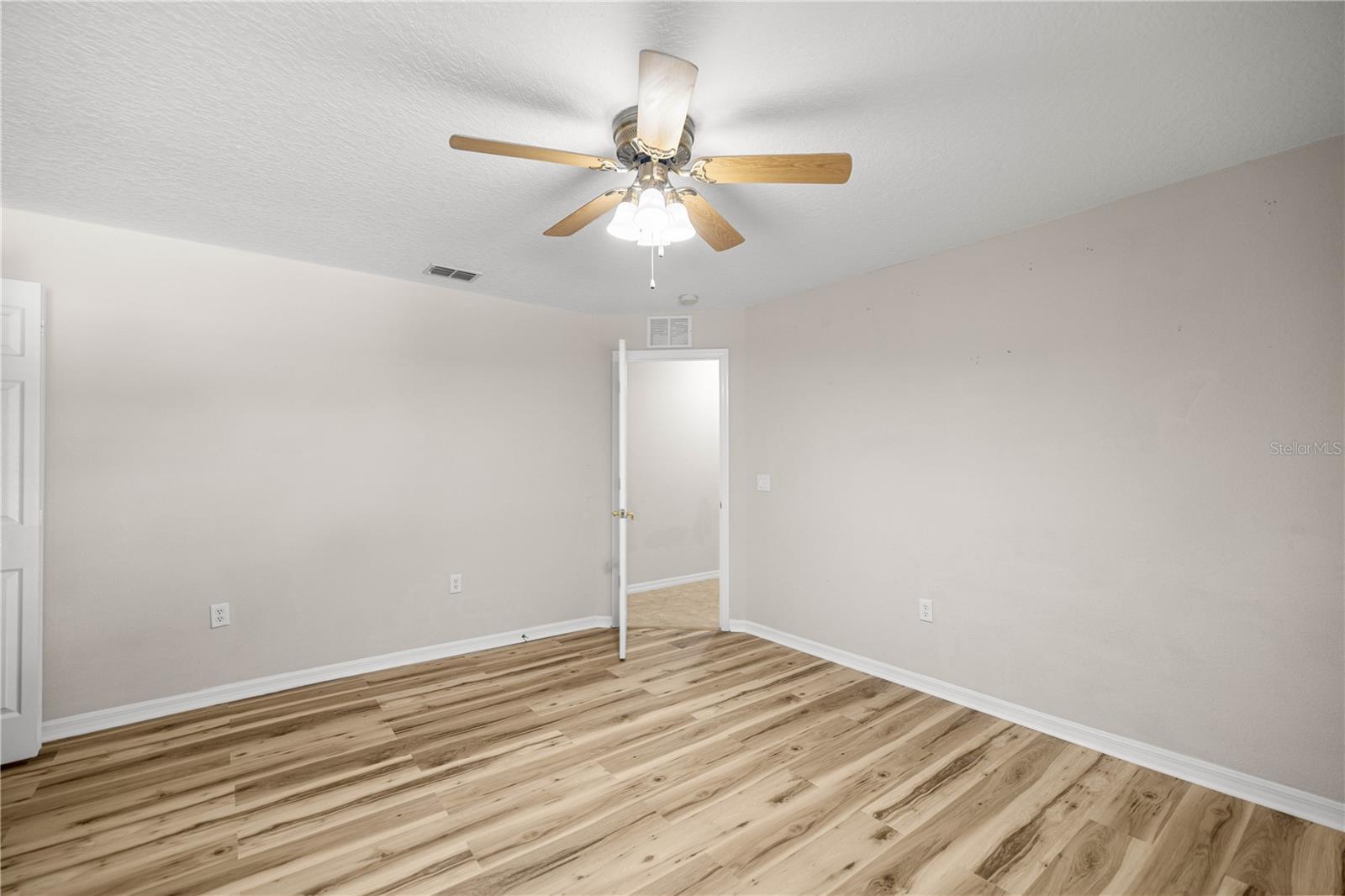 Image 36 of 47 For 11250 Blackfoot Point