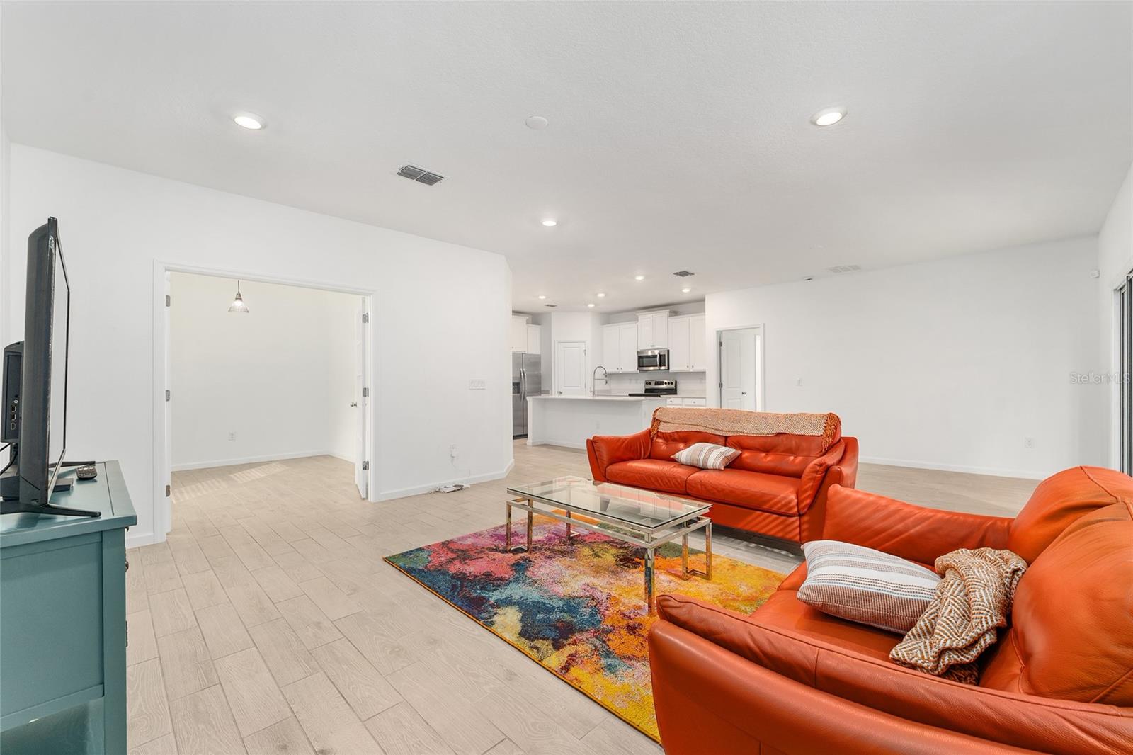 Image 19 of 66 For 7755 74th Loop