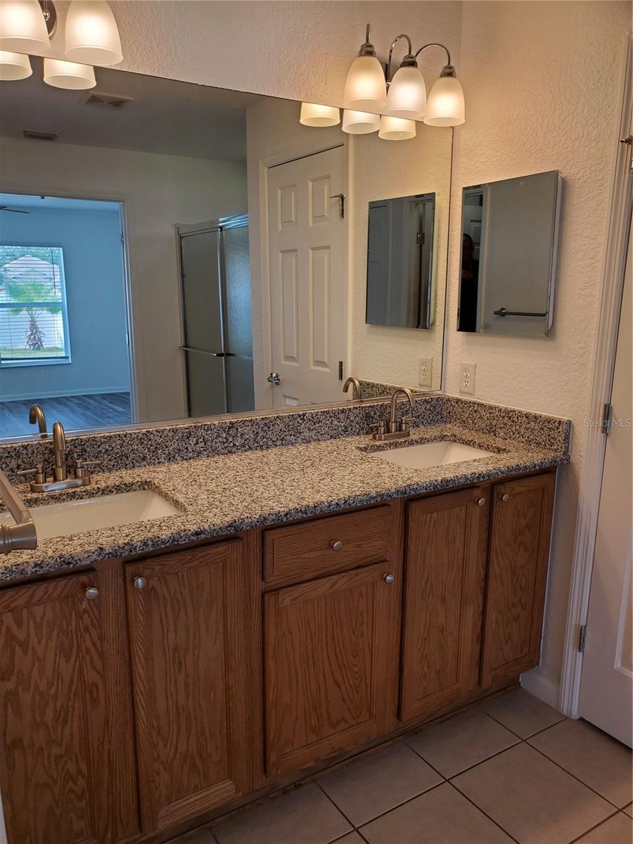 Image 10 of 41 For 5521 43 Rd Street