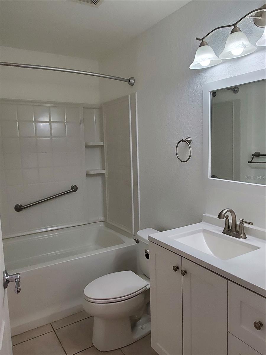 Image 17 of 41 For 5521 43 Rd Street