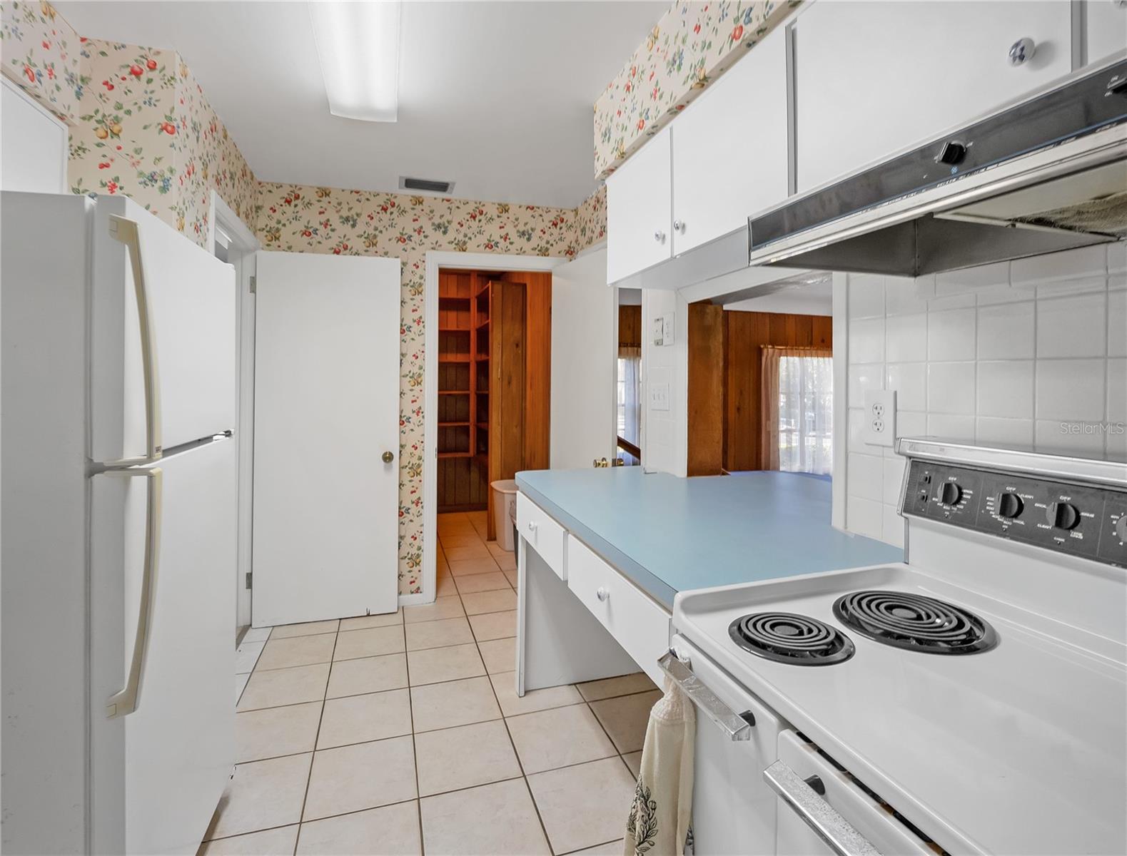 Listing photo id 8 for 1631 17th Street