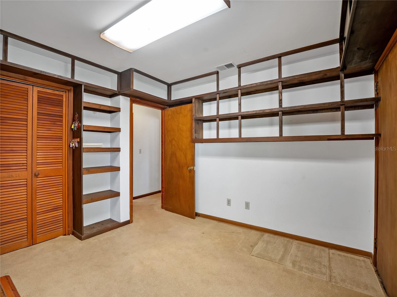 Listing photo id 26 for 1631 17th Street