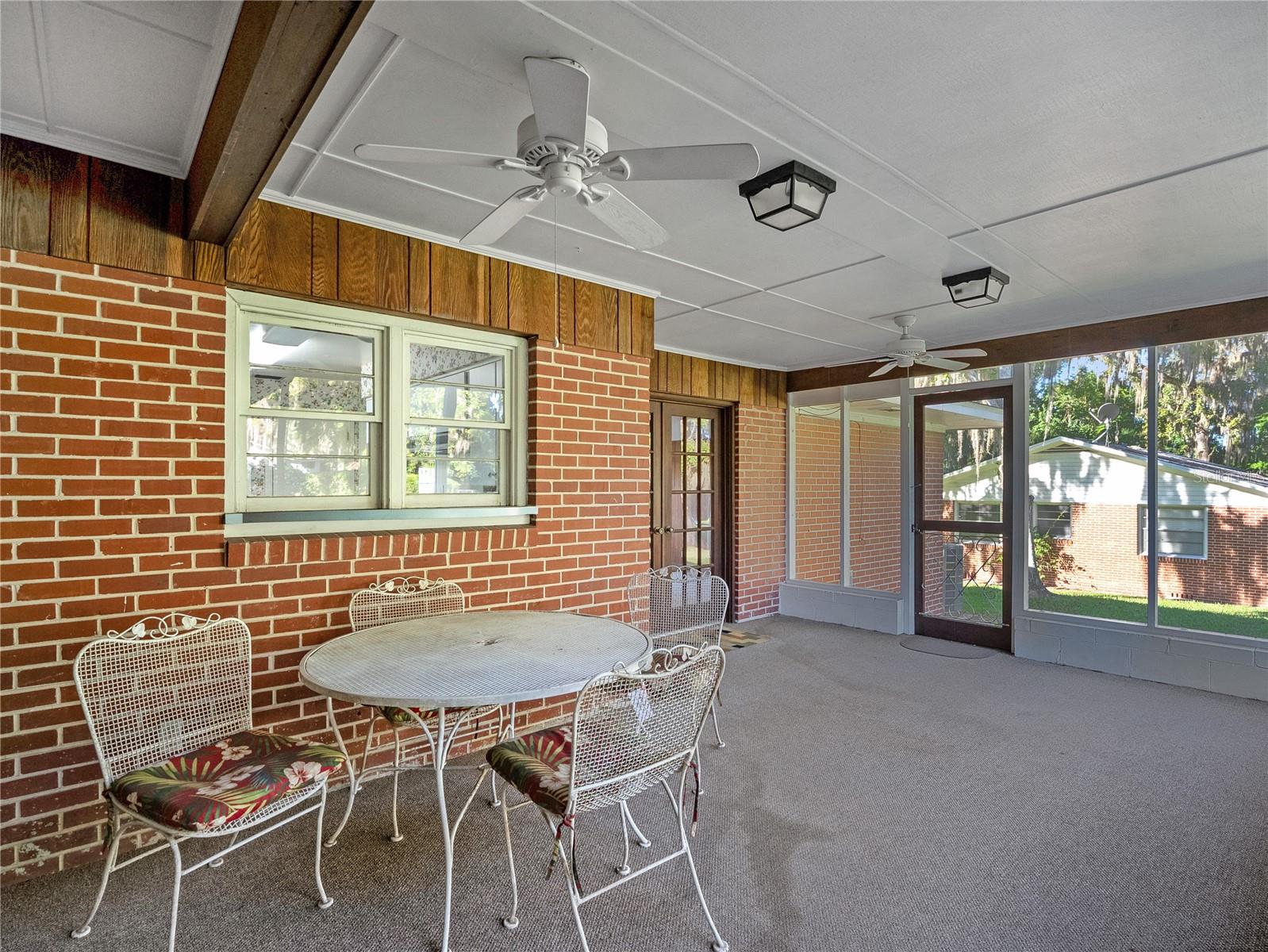 Listing photo id 4 for 1631 17th Street