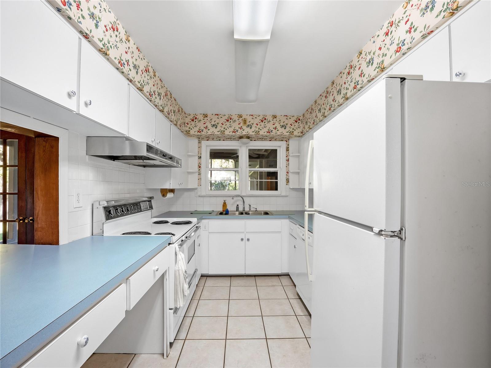 Listing photo id 7 for 1631 17th Street