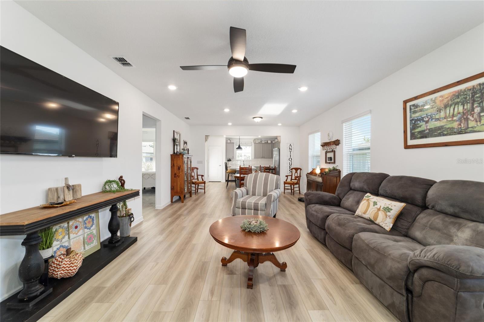 Image 9 of 59 For 8392 54th Loop