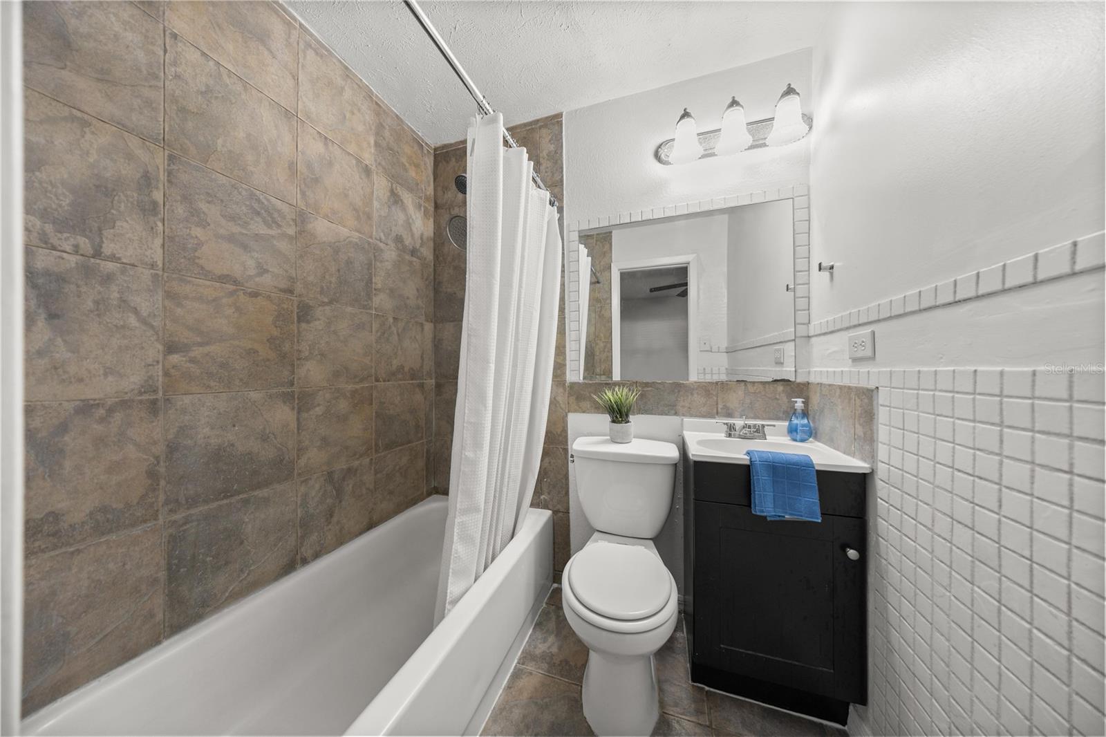 Image 18 of 32 For 6301 67th Terrace