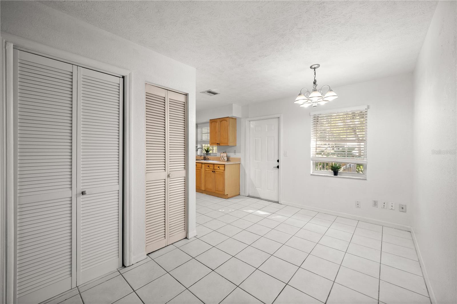 Image 9 of 32 For 6301 67th Terrace