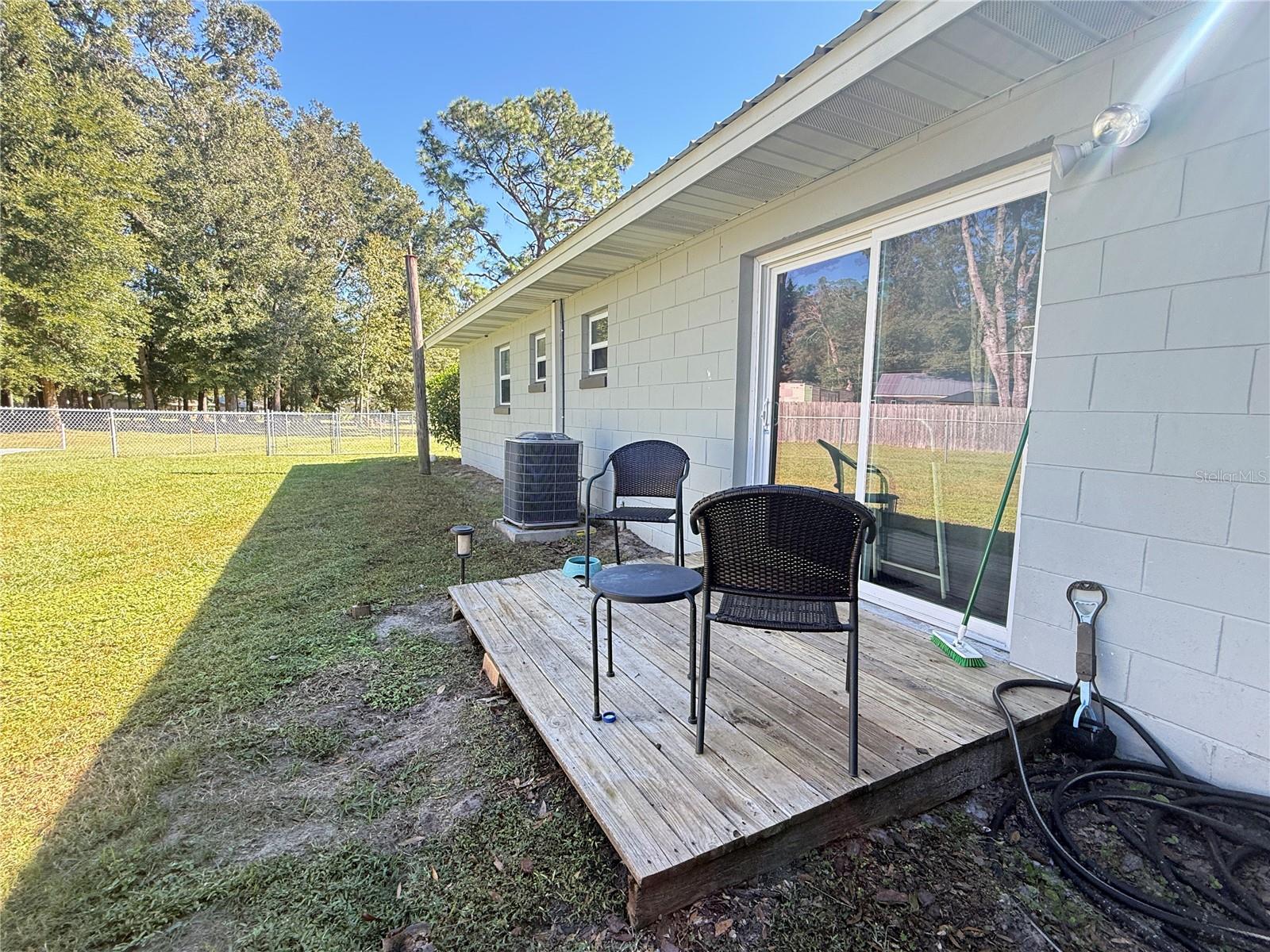 Listing photo id 9 for 6809 60th Street
