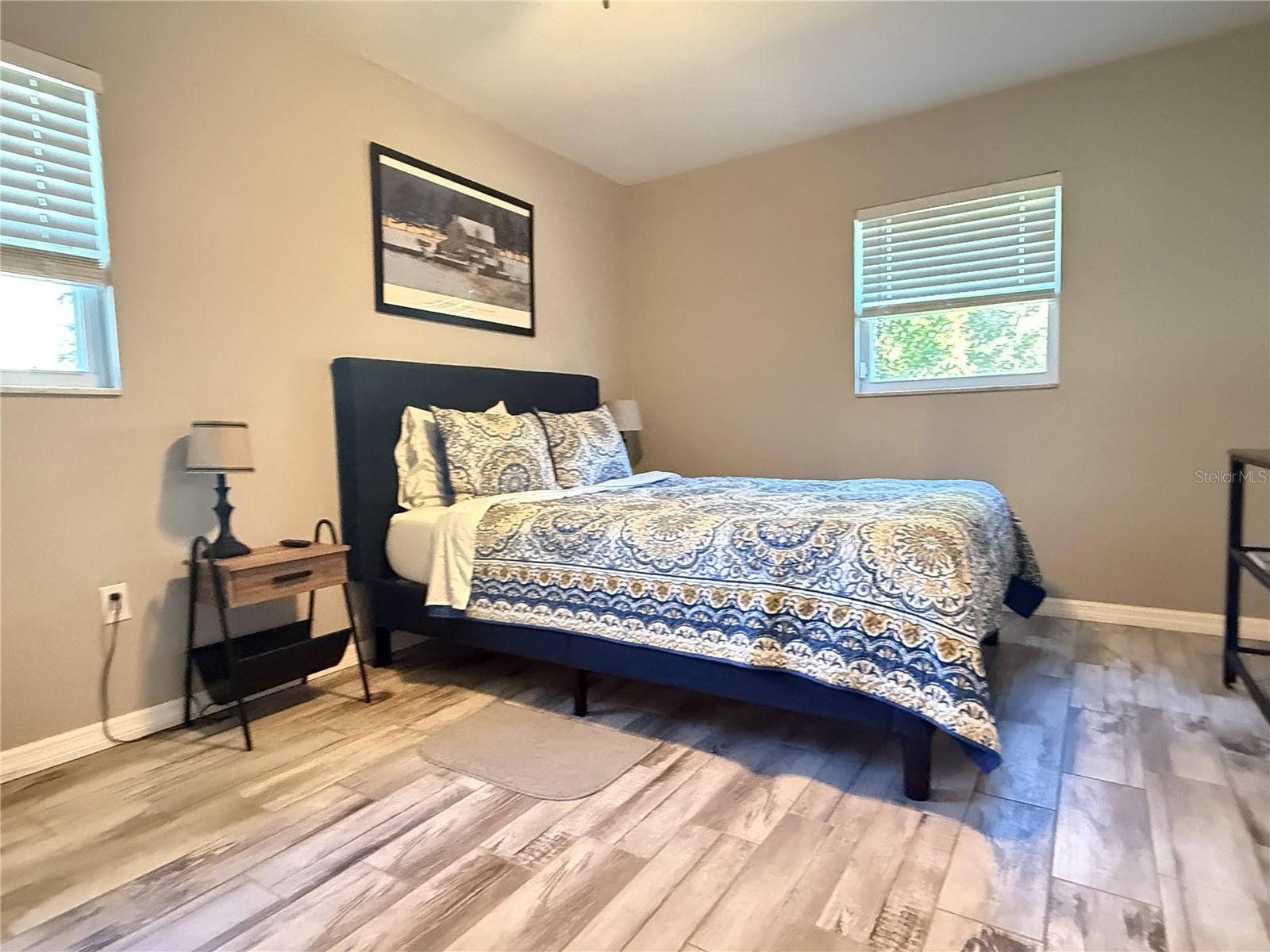 Listing photo id 10 for 6809 60th Street