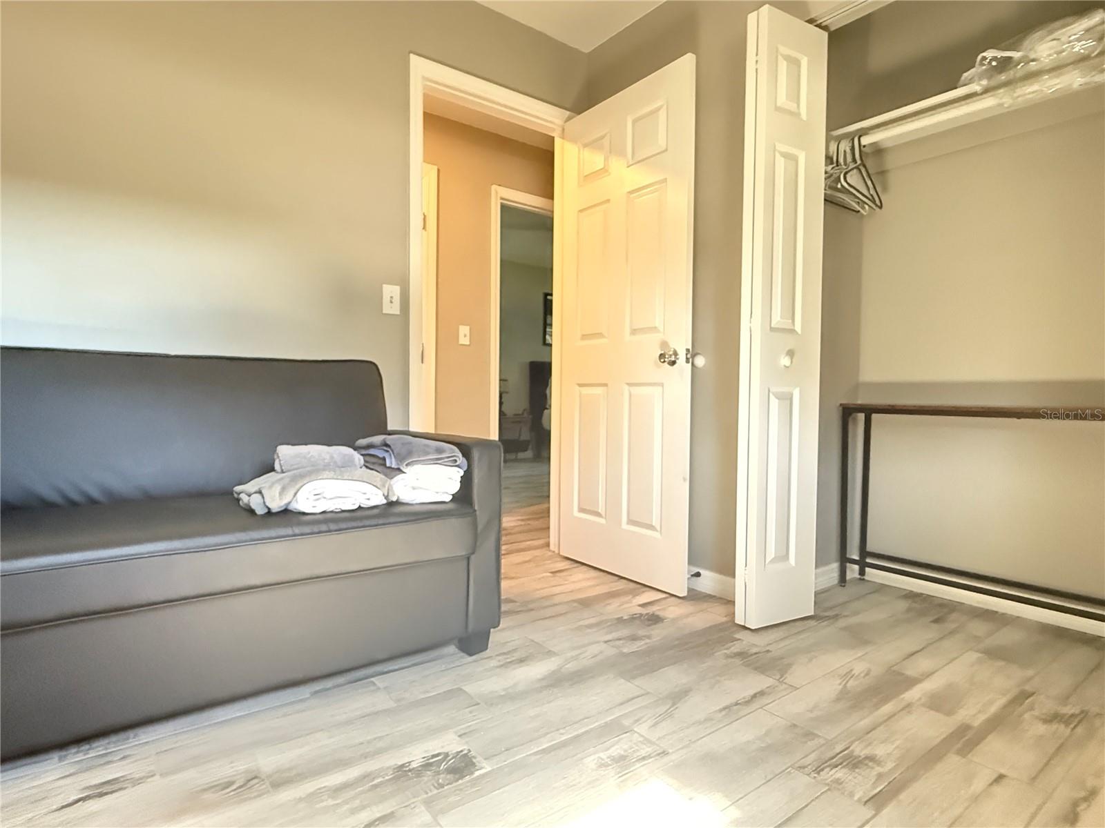 Listing photo id 21 for 6809 60th Street