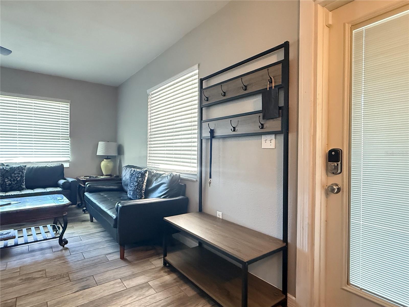 Listing photo id 22 for 6809 60th Street