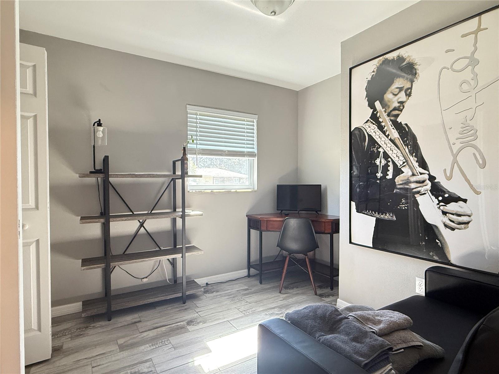 Listing photo id 23 for 6809 60th Street