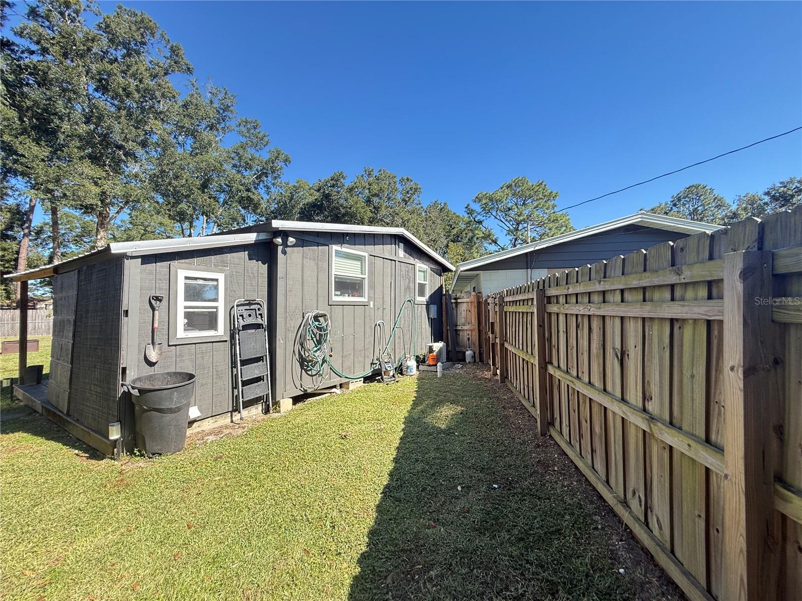 Listing photo id 33 for 6809 60th Street