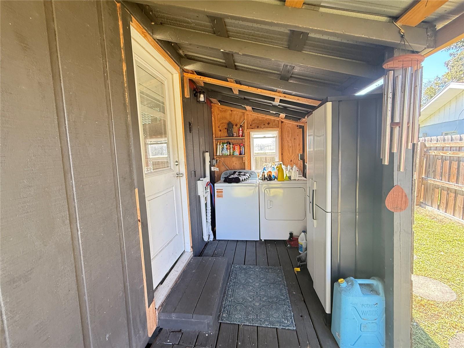 Listing photo id 35 for 6809 60th Street