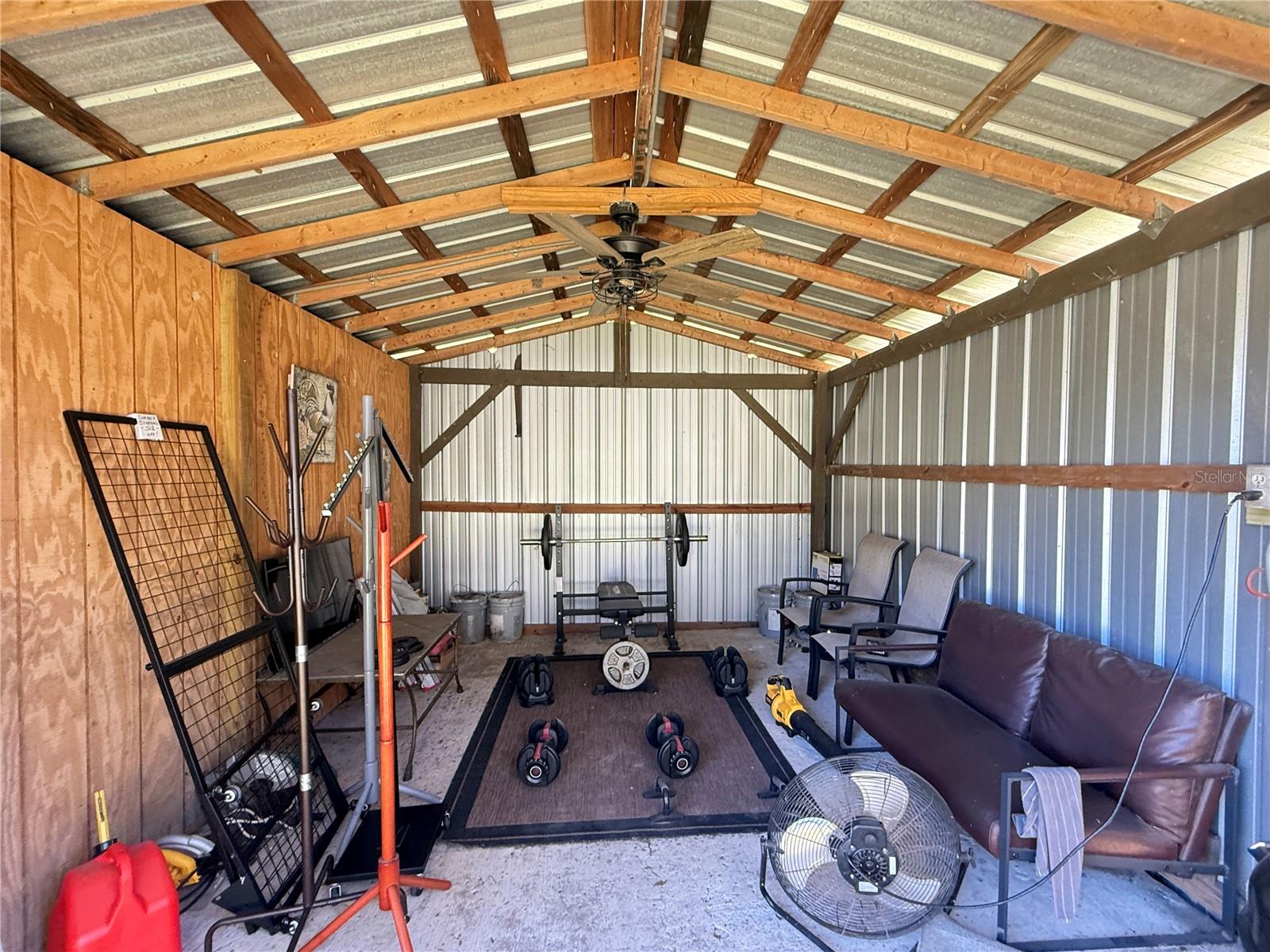 Listing photo id 36 for 6809 60th Street