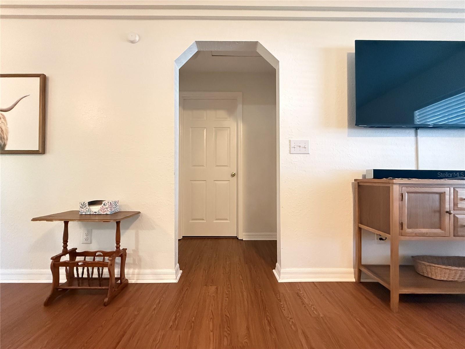 Listing photo id 13 for 6470 56th Terrace