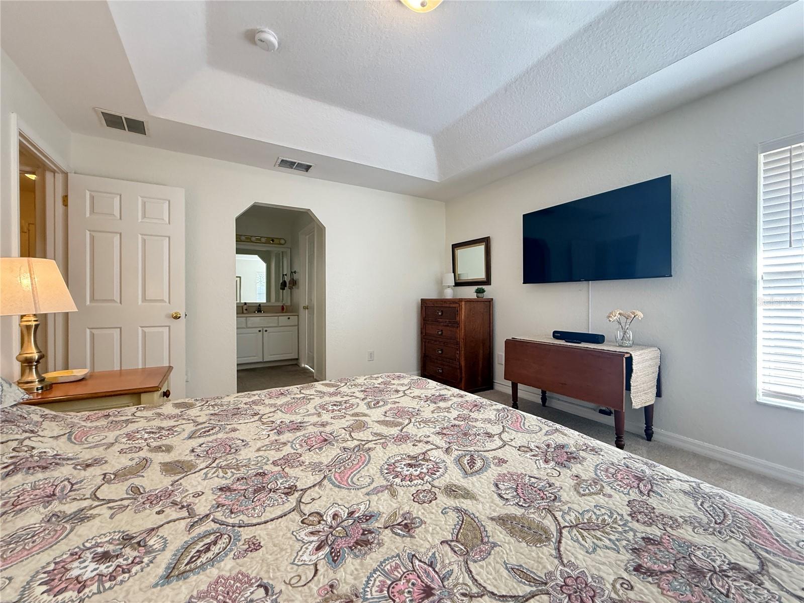 Listing photo id 15 for 6470 56th Terrace