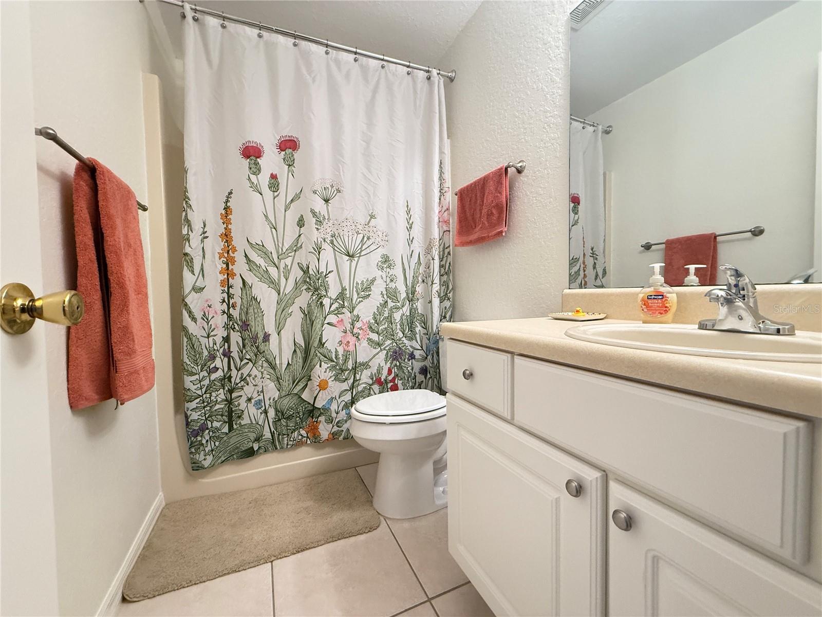 Listing photo id 17 for 6470 56th Terrace